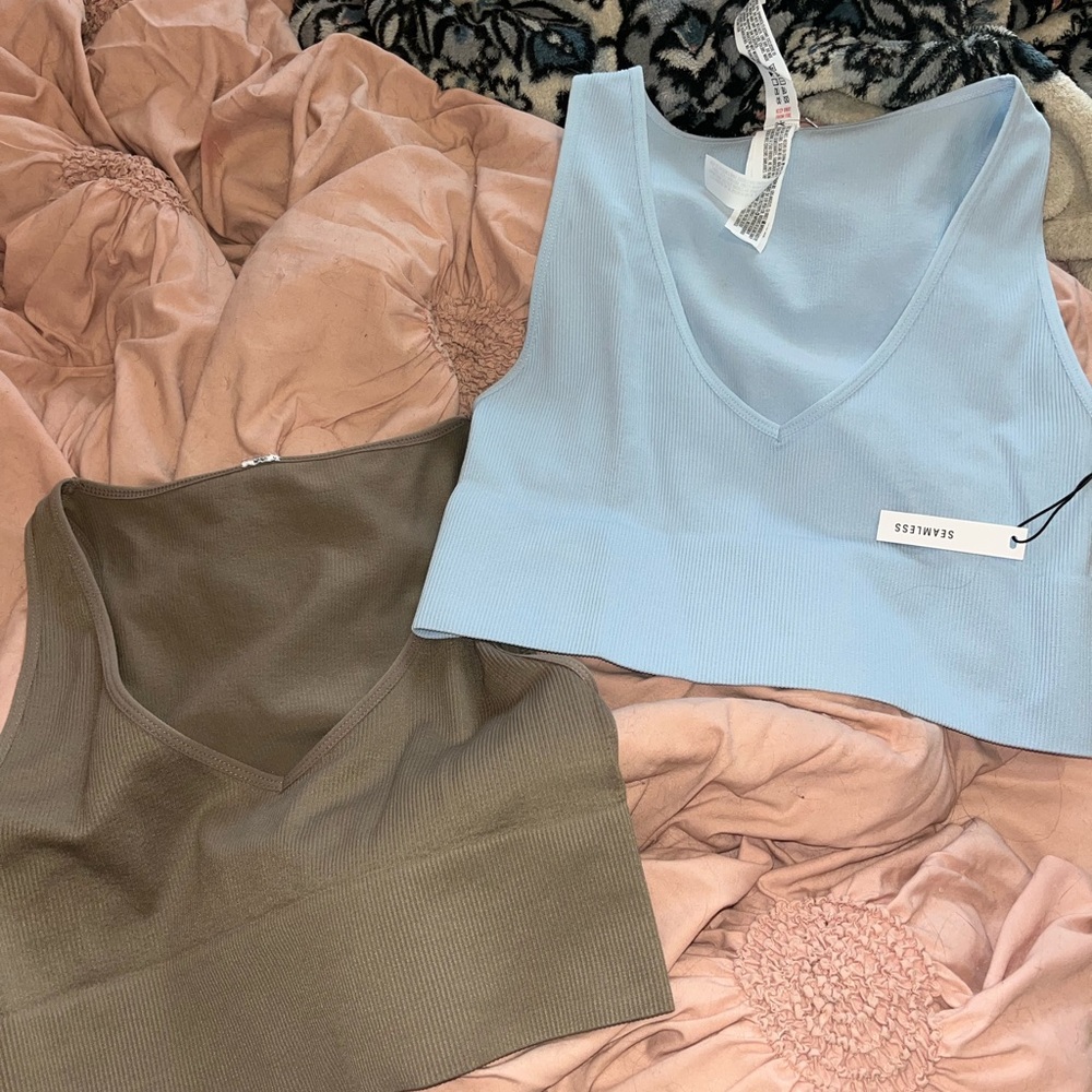 NWT seamless tanks